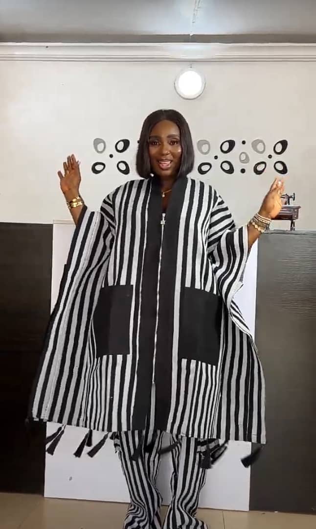 Luxury Aso Oke Bubu 2-Piece Set In Black and White